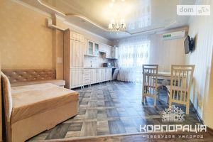 Сдается в аренду 1-комнатная квартира 50 кв. м в Ужгороде