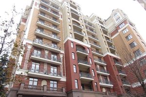 Продается 3-комнатная квартира 200 кв. м в Киеве