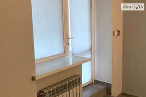 Здається в оренду офіс 45 кв. м в нежитловому приміщені в житловому будинку