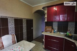 Продается 3-комнатная квартира 70 кв. м в Мукачеве