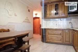 Продается 2-комнатная квартира 61 кв. м в Тернополе