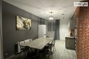 Сдается в аренду дом на 2 этажа 120 кв. м с балконом