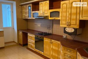 Продається 3-кімнатна квартира 80.5 кв. м у Рівному