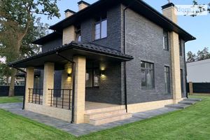 Продается дом на 2 этажа 230 кв. м с участком