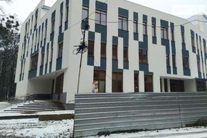 Здається в оренду приміщення вільного призначення 850 кв. м в 6-поверховій будівлі