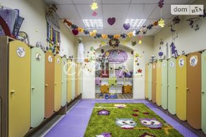 Продається приміщення вільного призначення 288.7 кв. м в 22-поверховій будівлі
