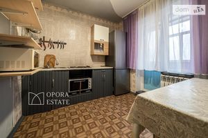 Продається 3-кімнатна квартира 89 кв. м у Чернігові