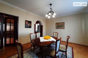 Продается часть дома 248 кв. м с участком