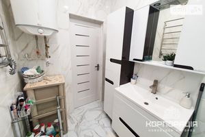 Продається 1-кімнатна квартира 29 кв. м у Ужгороді
