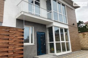 Продается дом на 2 этажа 210 кв. м с камином