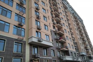 Продається 2-кімнатна квартира 80.3 кв. м у Одесі