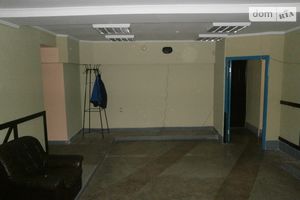 Сдается в аренду нежилое помещение в жилом доме 60 кв. м в 9-этажном здании