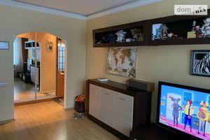 Продается 3-комнатная квартира 70 кв. м в Днепре