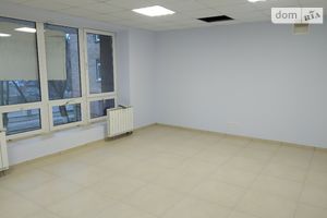 Продається офіс 791 кв. м в нежитловому приміщені в житловому будинку