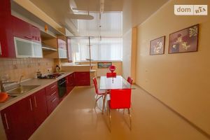 Продається 2-кімнатна квартира 92 кв. м у Одесі