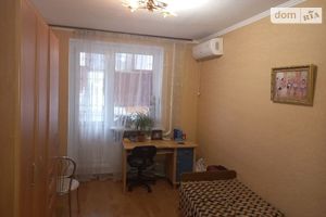 Продается 4-комнатная квартира 82 кв. м в Херсоне