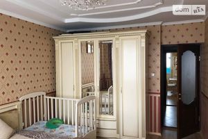 Продается 2-комнатная квартира 78 кв. м в Черкассах