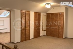 Продается 5-комнатная квартира 150 кв. м в Киеве