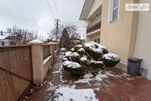 Сдается в аренду дом на 2 этажа 260 кв. м с террасой