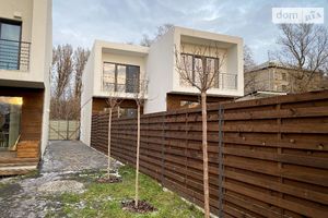 Продається будинок 2 поверховий 145 кв. м з садом