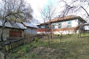 Продается одноэтажный дом 54 кв. м с беседкой