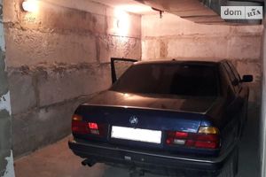 Сдается в аренду бокс в гаражном комплексе под легковое авто на 30 кв. м