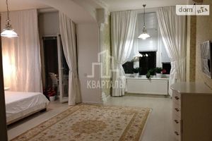 Сдается в аренду 3-комнатная квартира 138 кв. м в Киеве