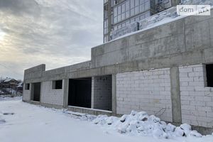 Продається 2-кімнатна квартира 74.6 кв. м у Луцьку
