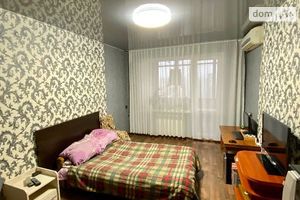 Продается 3-комнатная квартира 63 кв. м в Днепре