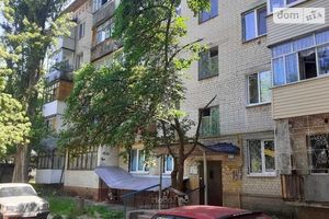 Продается 1-комнатная квартира 37 кв. м в Чернигове