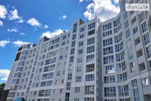 Продается 4-комнатная квартира 179.38 кв. м в Чернигове