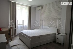 Сдается в аренду 3-комнатная квартира 76 кв. м в Киеве