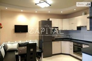 Продается 3-комнатная квартира 90 кв. м в Киеве