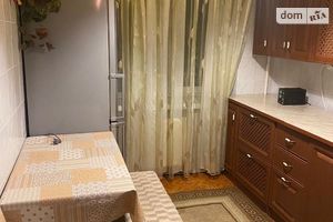 Сдается в аренду 3-комнатная квартира 60 кв. м в Ровно