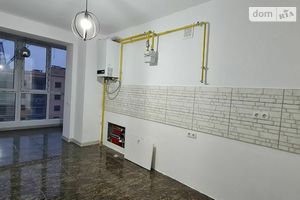 Продается 3-комнатная квартира 82 кв. м в Черновцах
