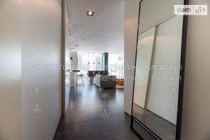 Продается 2-комнатная квартира 85 кв. м в Киеве