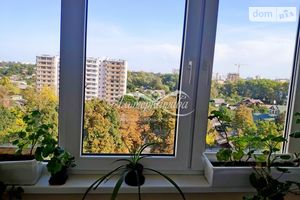 Продается 1-комнатная квартира 54 кв. м в Чернигове