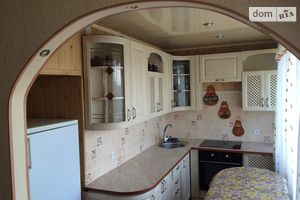 Продається 3-кімнатна квартира 56 кв. м у Добропіллі