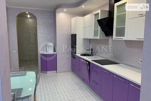 Продается 1-комнатная квартира 42 кв. м в Киеве