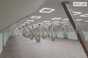 Продається адміністративна будівля 2203 кв.м