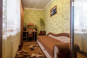 Продается 3-комнатная квартира 68 кв. м в Чернигове