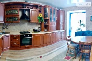 Продается 1-комнатная квартира 46 кв. м в Чернигове