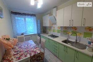 Продается 3-комнатная квартира 65 кв. м в Херсоне
