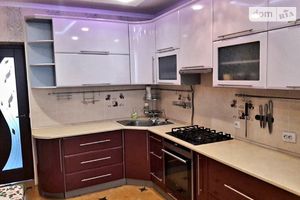 Сдается в аренду 2-комнатная квартира 76 кв. м в Ровно