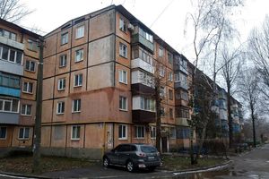 Продається 2-кімнатна квартира 42 кв. м у Кривому Розі