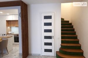 Продается 4-комнатная квартира 132 кв. м в Тернополе