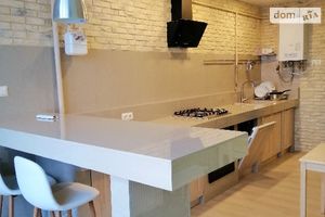 Сдается в аренду 1-комнатная квартира 43 кв. м в Львове