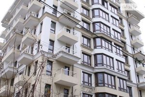 Продается 2-комнатная квартира 72 кв. м в Львове