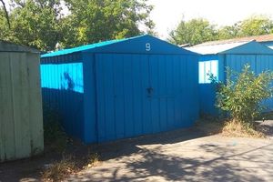 Продається місце в гаражному кооперативі під легкове авто на 20 кв. м