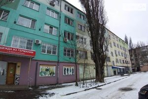 Продается нежилое помещение в жилом доме 965 кв. м в 5-этажном здании